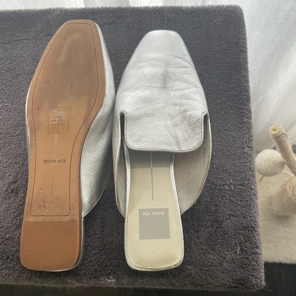 DOLCE VITA silver leather slip on in size 81/2 - Picture 5 of 6